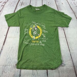 Vintage 1986 Boston Celtics NBA Team T-shirt Sz S Single Stitch Made In USA